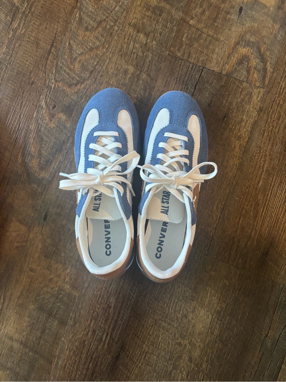 Converse - Picture 2 of 2